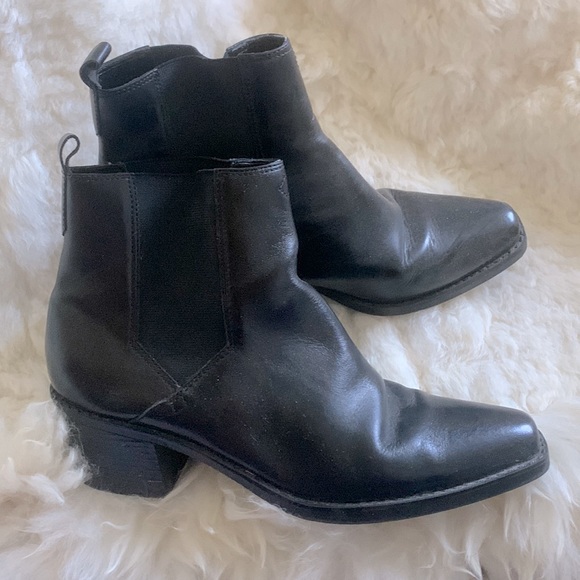 Mootsies Tootsies Shoes - 1 1/2 inch heel boots